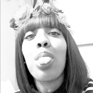 Meet your Posher, Cassandra